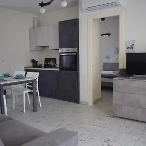 Appartamento Baia Delle Rose Via Santo Stefano 18, Costa Volpino